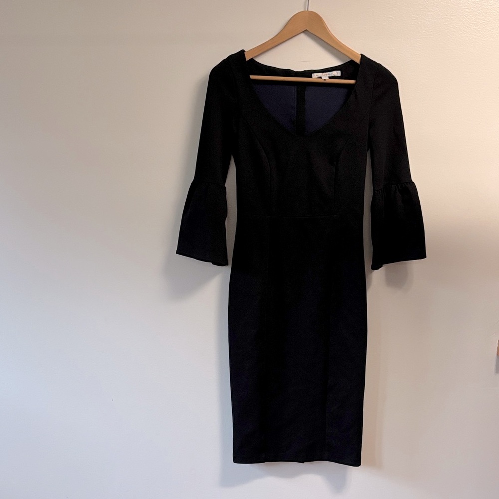 Boden Elegant Black sz 2 bell sleeve Sleeve Dress